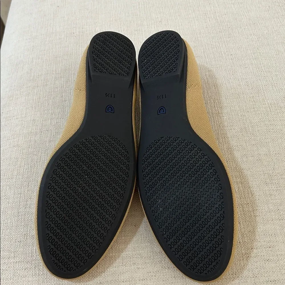 Rothy's Ballet Flats In Beige & Black, Size 11.5, NWOT display pair